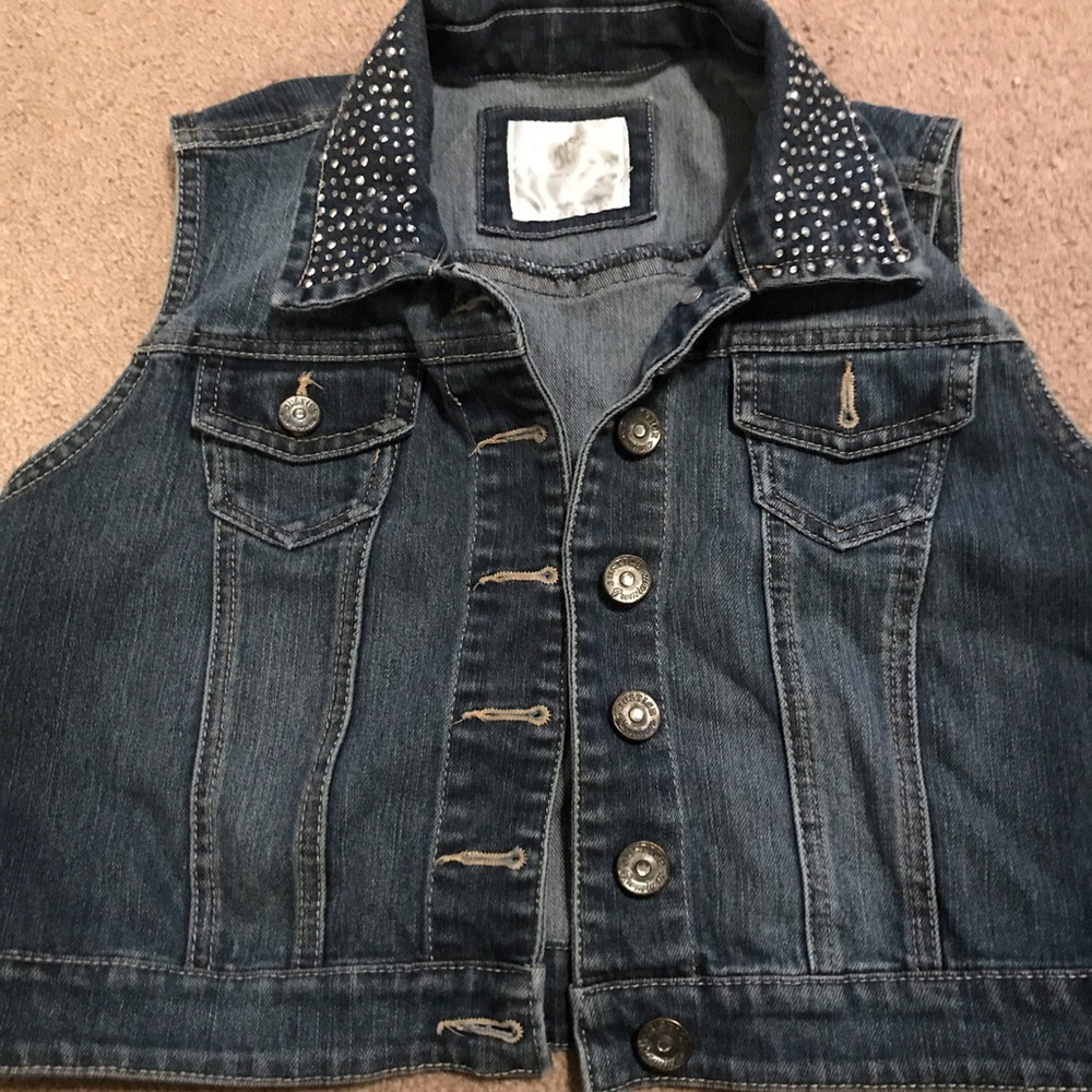 Justice jean vest